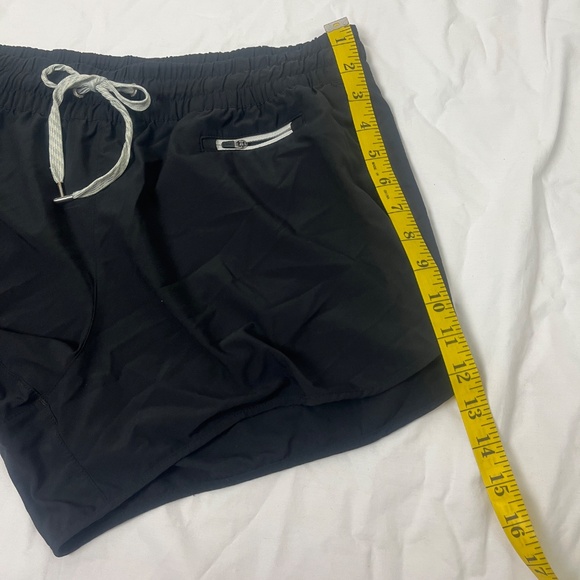 Vuori Clementine Athletic Shorts Sz XL 4” Drawstring Black No Lining - Picture 10 of 11